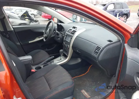 2013 Toyota Corolla S Special Edition z USA, uszkodzony, nr VIN 2T1BU4EEXDC096353